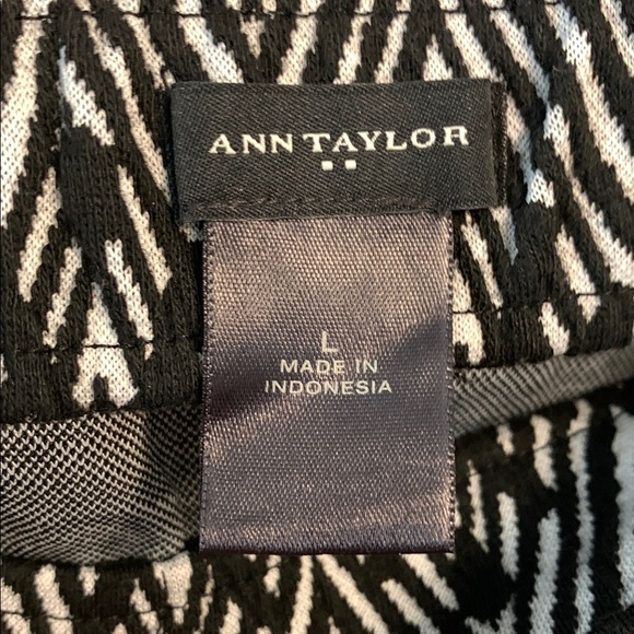 Ann Taylor Black and White Patterned Skirt size L Chevron Midi Aztec - Picture 2 of 4